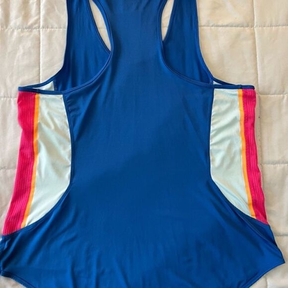 Awesome FILA Athletic Tank Large Excellent Condition - Picture 2 of 5